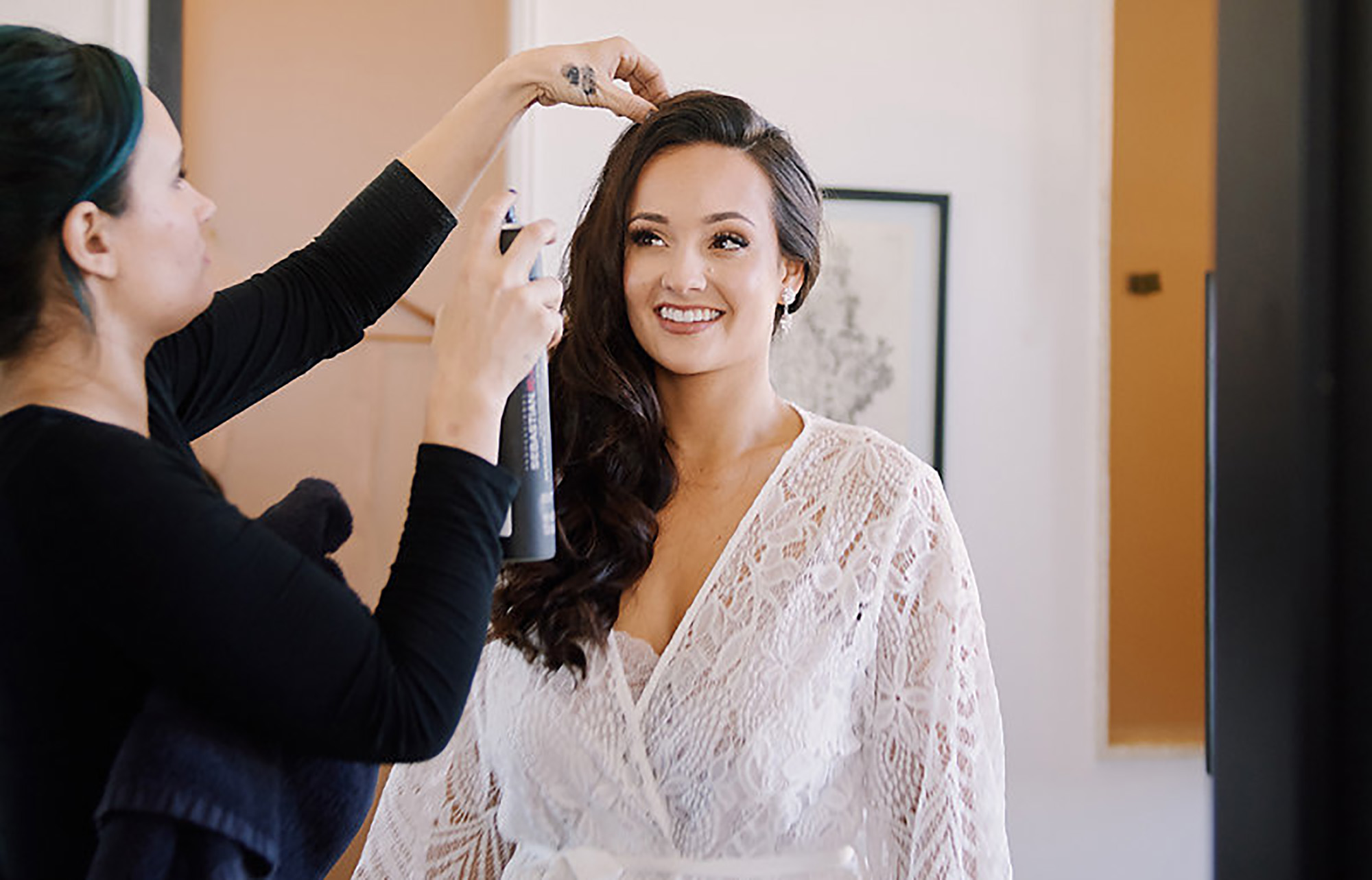 What To Know When Scheduling Wedding Beauty Services